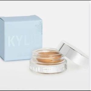 Kylie cream eyeshadow